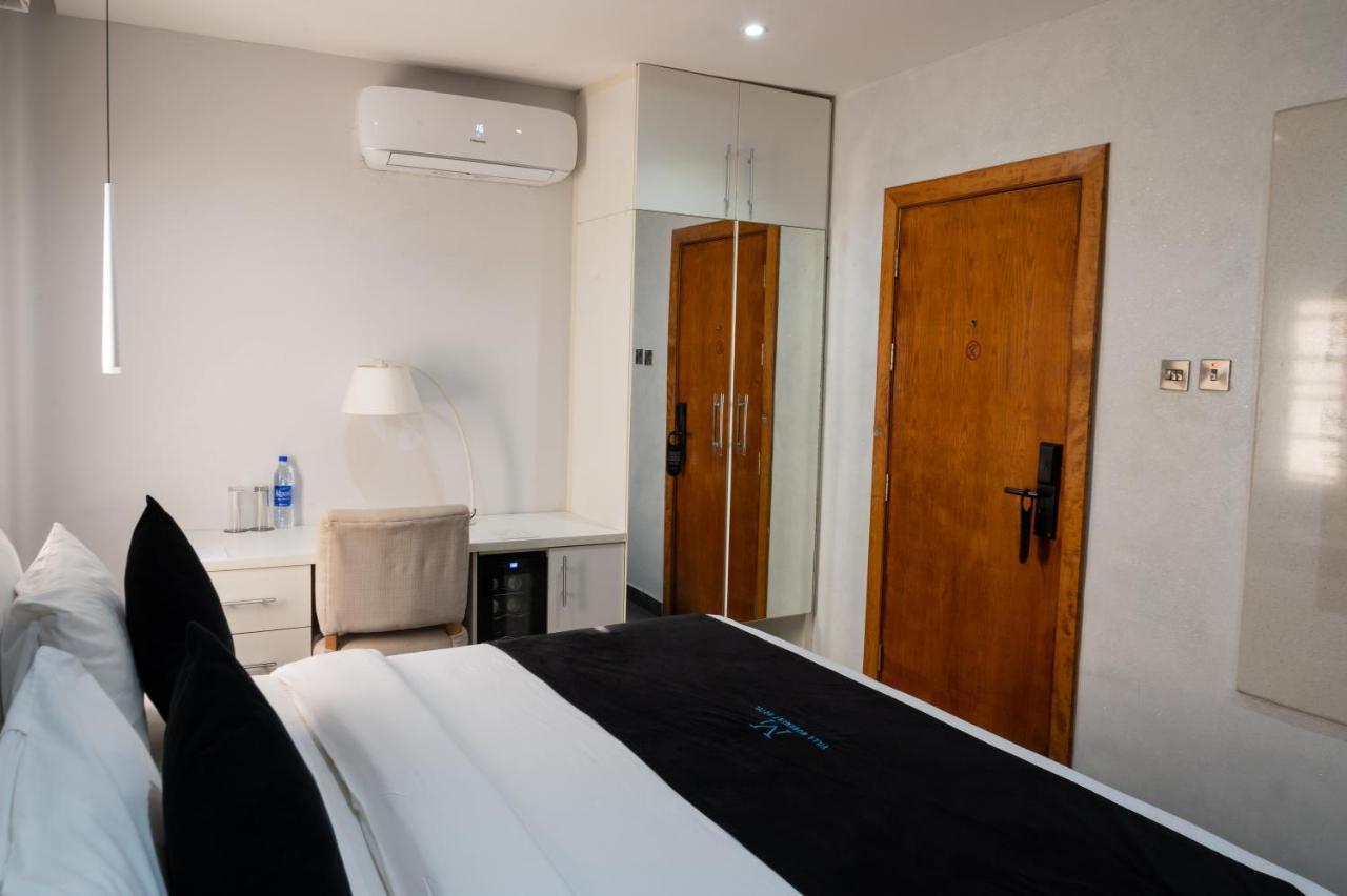 Villa Monument Hotel Aliayabiagba Ngoại thất bức ảnh