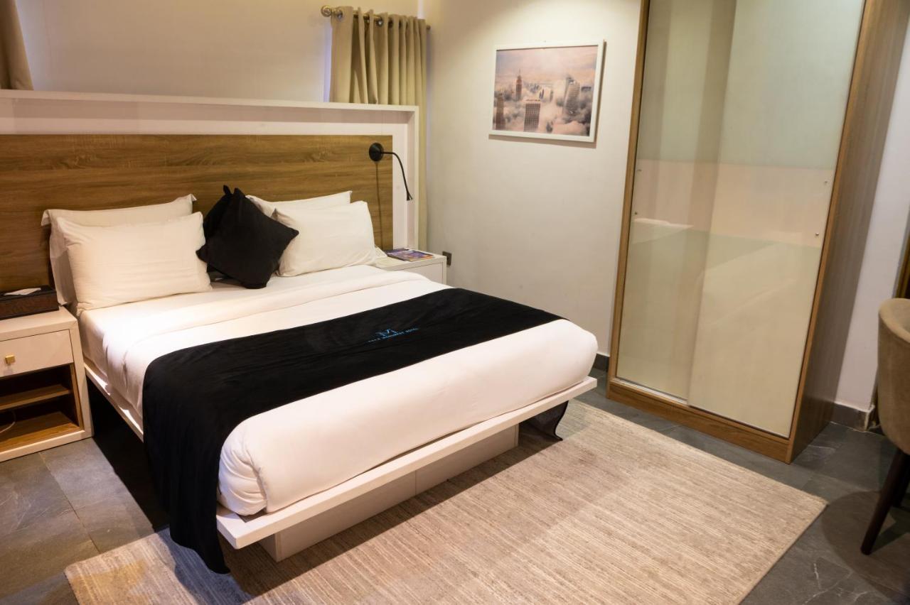 Villa Monument Hotel Aliayabiagba Ngoại thất bức ảnh