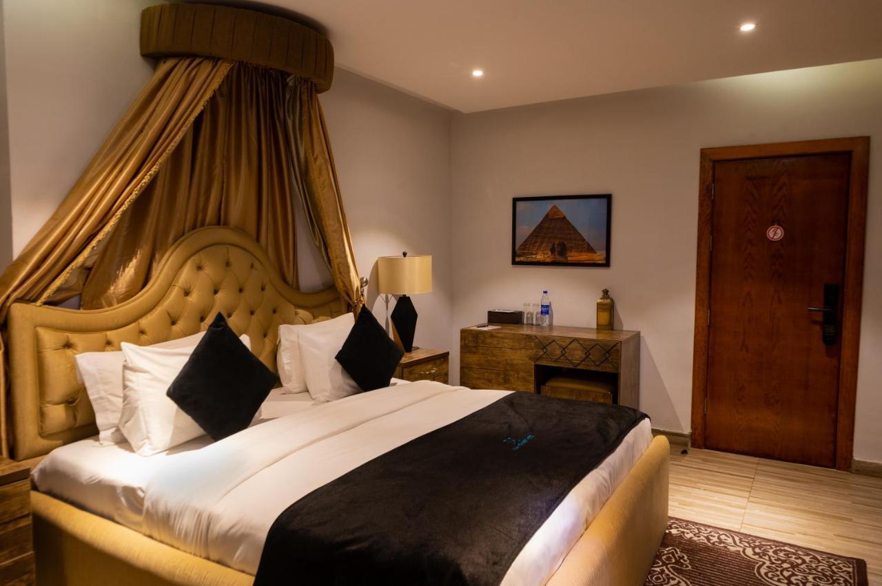 Villa Monument Hotel Aliayabiagba Ngoại thất bức ảnh