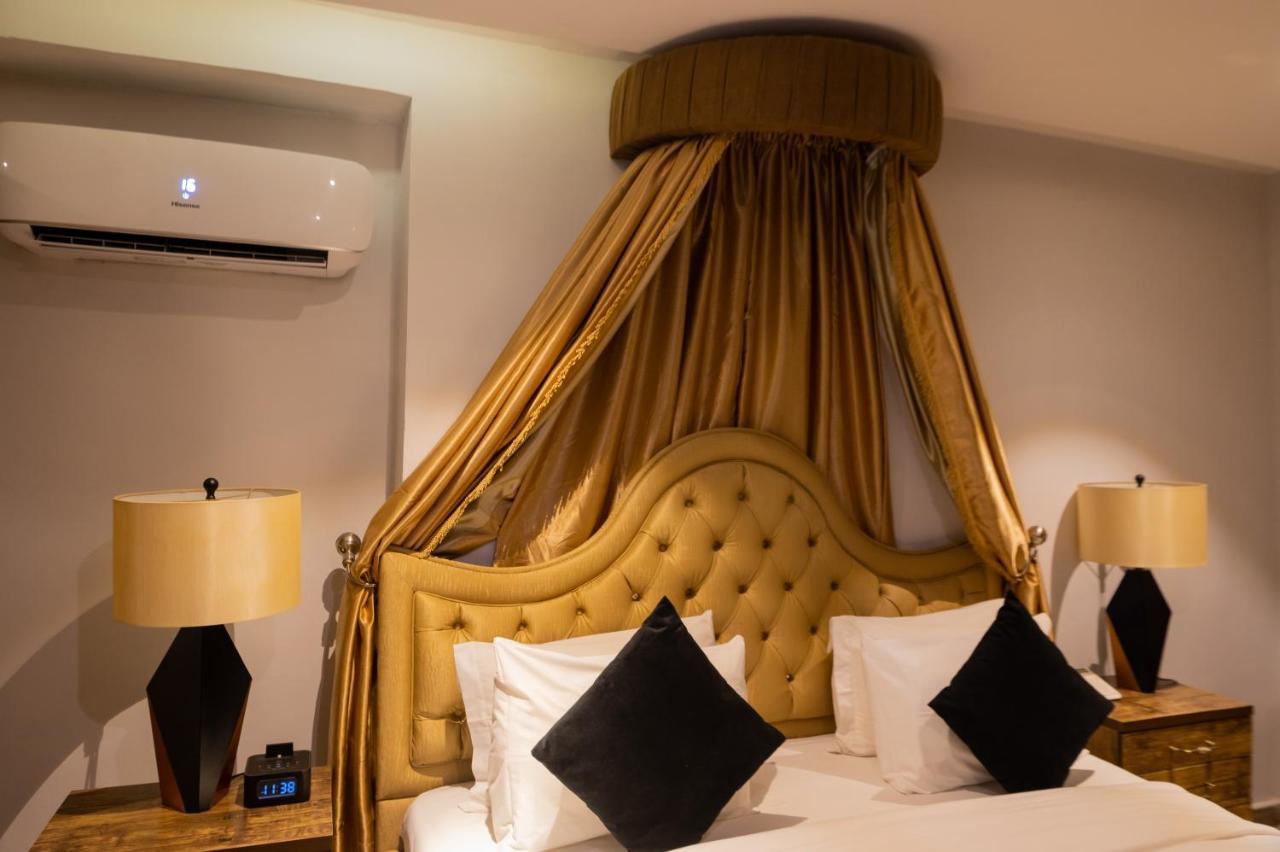 Villa Monument Hotel Aliayabiagba Ngoại thất bức ảnh