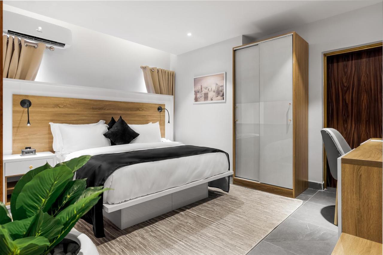 Villa Monument Hotel Aliayabiagba Ngoại thất bức ảnh