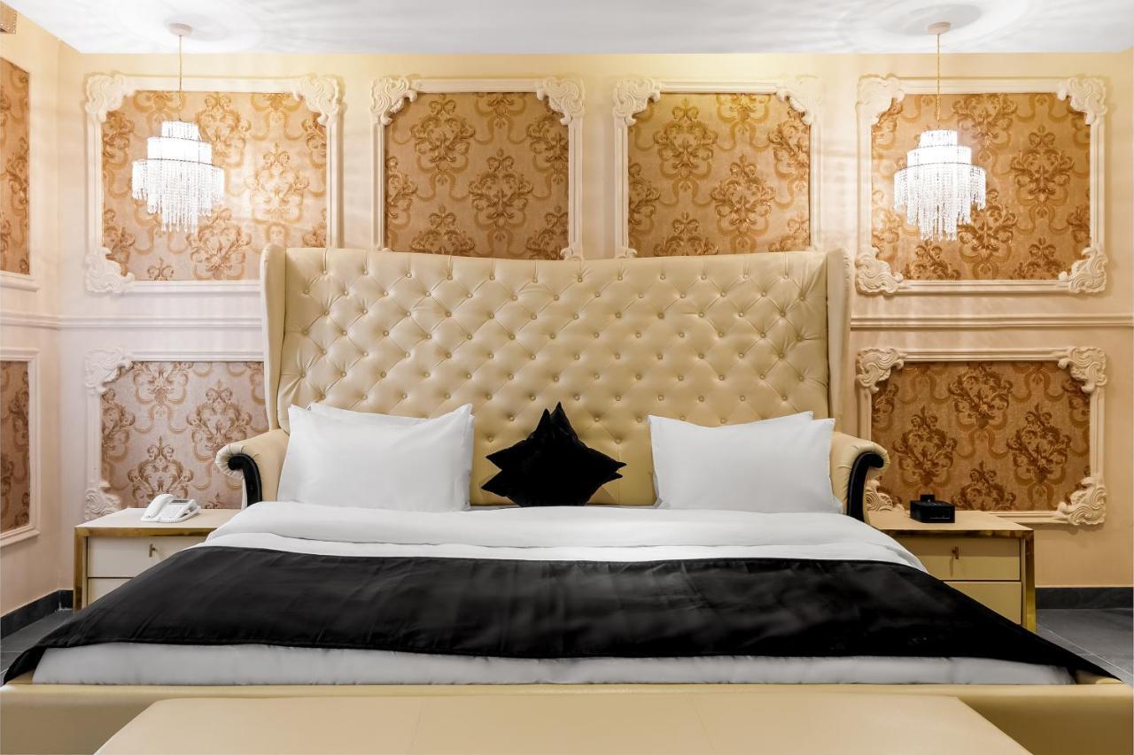 Villa Monument Hotel Aliayabiagba Ngoại thất bức ảnh