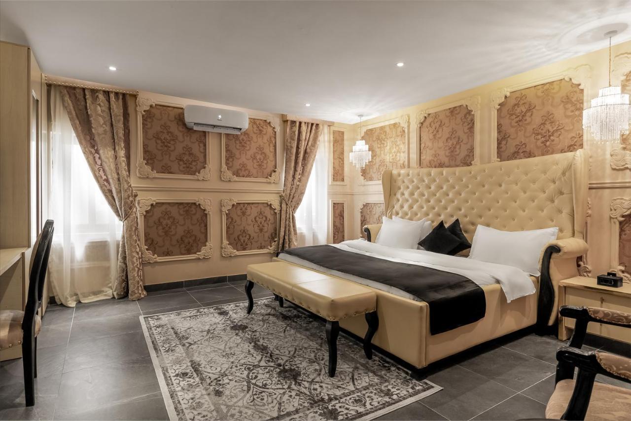 Villa Monument Hotel Aliayabiagba Ngoại thất bức ảnh